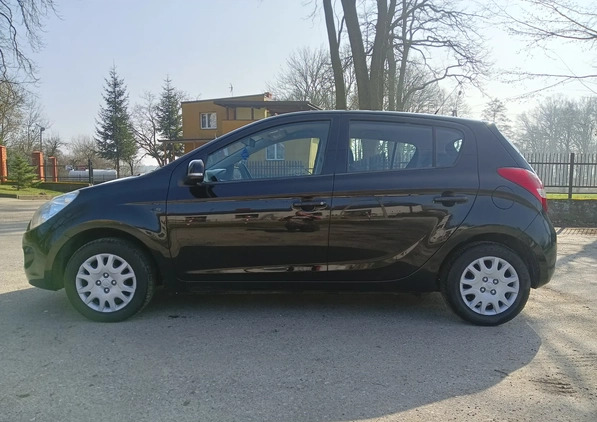 Hyundai i20 cena 14700 przebieg: 154640, rok produkcji 2012 z Gostynin małe 211